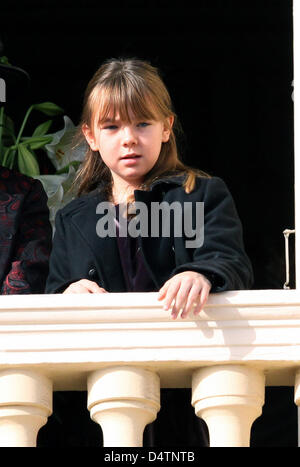 Prinzessin Alexandra von Hannover lacht auf Balkon während der Armee Parade als Teil von Monaco? s Feierlichkeiten zum Nationalfeiertag in Monte Carlo, Monaco, 19. November 2009. Foto: Albert Nieboer (Niederlande) Stockfoto