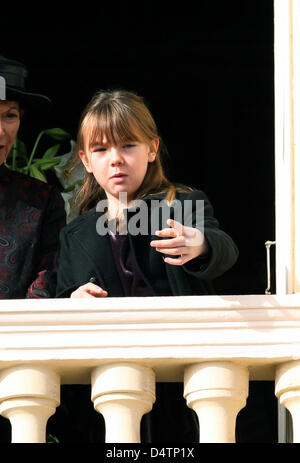 Prinzessin Alexandra von Hannover lacht auf Balkon während der Armee Parade als Teil von Monaco? s Feierlichkeiten zum Nationalfeiertag in Monte Carlo, Monaco, 19. November 2009. Foto: Albert Nieboer (Niederlande) Stockfoto