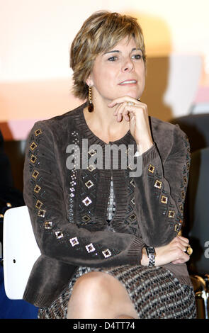 Prinzessin Laurentien der Niederlande besucht die zweite Auflage des viertägigen Events? Manifestation Nachbarschaft Alliance? in Amsterdam, die Niederlande, 25. November 2009. ? Nachbarschaft Alliance? ist eine Plattform, die darauf abzielen, Stadtteilentwicklung und fördert die Zusammenarbeit zwischen den Sozialunternehmer. Foto: Patrick van Katwijk Stockfoto