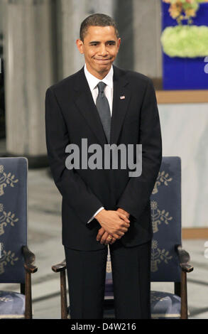 Die 2009 Friedensnobelpreisträger, US-Präsident Barack Obama während der Verleihung des Friedensnobelpreises im Rathaus in Oslo, Norwegen, 10. Dezember 2009 abgebildet. Obama erhält den Preis für seine außerordentlichen Bemühungen zur Stärkung der internationalen Diplomatie und Zusammenarbeit zwischen den Völkern. Der Ausschuss hat Obamas Vision von besondere Bedeutung beigemessen und arbeiten Stockfoto