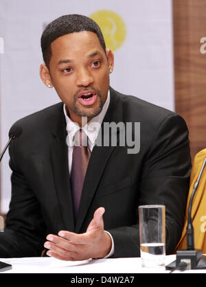 US-Schauspieler Will Smith im Bild während einer Pressekonferenz vor den Nobel Peace Prize Concert in Oslo, Norwegen, 11. Dezember 2009. Smith veranstaltet das Konzert zu Ehren des Nobel Peace Prize 2009 Laureate, US-Präsident Obama. Foto: Albert Nieboer (Niederlande) Stockfoto