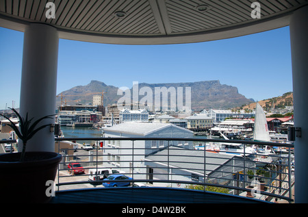 Blick auf Tafelberg aus Victoria Wharf Waterfront - Kapstadt - Südafrika Stockfoto
