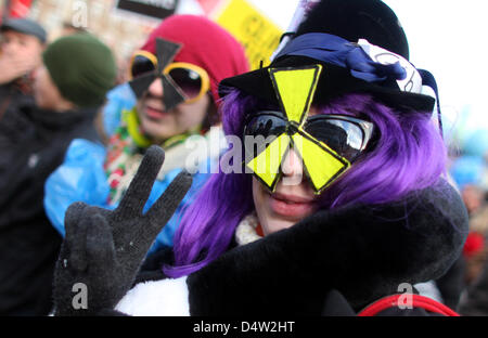 Zehntausende von Klima-Aktivisten demonstrieren anlässlich der Klimakonferenz in Kopenhagen, 12. Dezember 2009. Mehr als 500 Organisationen plädierte für eine Großdemonstration. Die Aktivisten fordern massive Hilfe für die Entwicklungsländer aus den reichen Staaten und eine weitreichende Klima-Abkommen. Foto: KAY NIETFELD Stockfoto