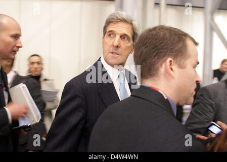 US-Senator John Kerry besucht der UN-Weltklimakonferenz im Bella Convention Center in Kopenhagen, 16. Dezember 2009. Die Konferenz ist die entscheidende Phase getreten. Foto: KAY NIETFELD Stockfoto