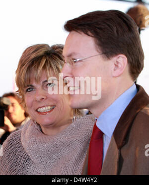 Prinz Constantijn und Prinzessin Laurentien der Niederlande zu besuchen die jährliche Prince Claus Award-Verleihung 2009 in Amsterdam, Niederlande, 16. Dezember 2009. Foto: Albert van der Werf (Niederlande) Stockfoto