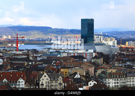 Ein Schuss von der neuen Basler Messe (Messe), gesehen vom Turm des Basler Münsters (oder Münster), Schweiz. Stockfoto