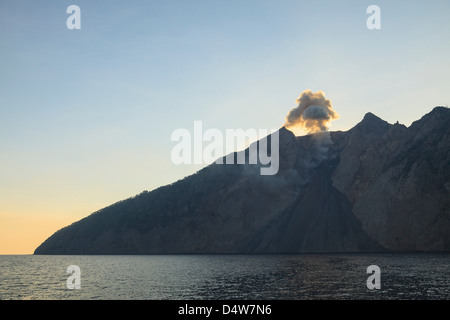 Vulkan Dampf ablassen Stockfoto