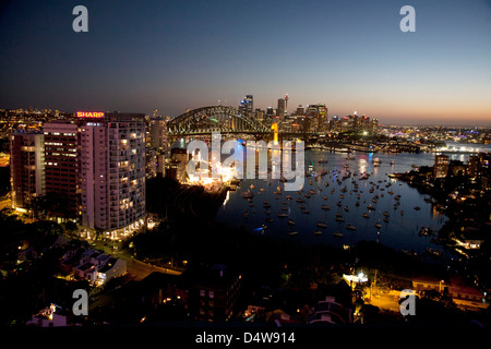 Silvester Feuerwerk Feiern wie gesehen von der North Shore der Sydney Harbour bridge Stockfoto