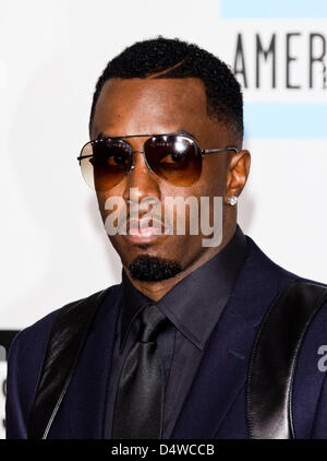 US Hiphop Künstler Sean "Diddy" Combs kommt für die 38th Annual American Music Awards in Los Angeles, Kalifornien, USA, 21. November 2010. Foto: Hubert Boesl Stockfoto