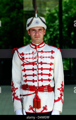 Sofia. Bulgarien. Ansicht eines Soldaten bewachen den Haupteingang des bulgarischen Präsidenten. Stockfoto