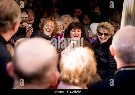 Chichester, Sussex, UK. 19. März 2013. Der Erzbischof von Canterbury Justin Welby, besucht auf seiner Reise des Gebets vor seiner Inthronisation noch in dieser Woche Chichester Cathedral in West Sussex.  Bildnachweis: Jim Holden / Alamy Live News Stockfoto