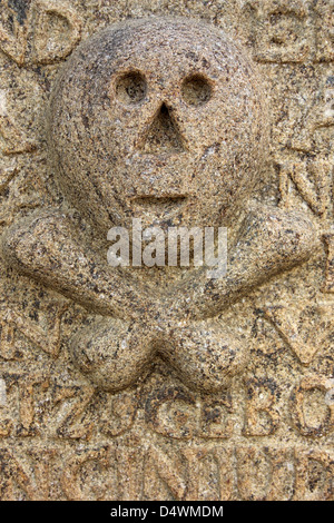 Totenkopf auf einem Grab In der niederländischen reformierten Kirche, Galle, Sri Lanka Stockfoto