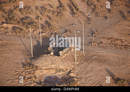 Luftaufnahme des irakischen Munition Zeitschrift durch US- und Koalition Truppen zerstört. Stockfoto