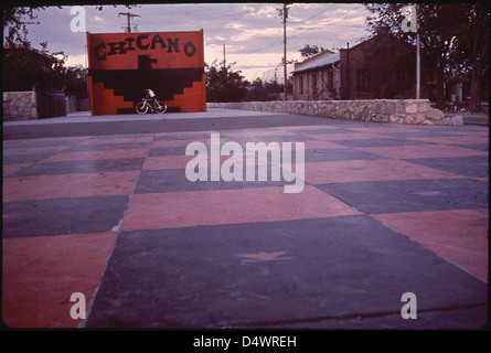 Thunderbird-Anzeige in der spanischsprachigen Gemeinde 2, 07/1972 Stockfoto