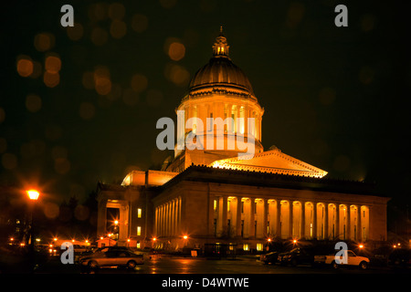 WA08230-00... WASHINGTON - regnerischen Abend im Washington State Capitol gesetzgebenden Gebäude in Olympia. Stockfoto