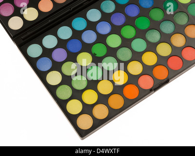 Schönheit, bunte, Kosmetik, Lidschatten, Mode, Dame, Make-up, Make-up, Palette, Profi, Schatten, Zubehör, Anwendung, close-up, Kosmetik, Augen-Make-up, Lippenstift, öffnen, Pulver, Tasche, schöne, erröten, Box, Pinsel, Farbe, Farbe, kompakt, Wimpern, Eyeliner, Puder, Spiegel, Modus, Objekte, Pigment, portable, Schattierung, glänzend, Werkzeuge, Stamm, Rohr, Beige, Pflege, Gesichts, isoliert, rosa, Produkt, Satz, Schatten, Ton, Zubehör Stockfoto