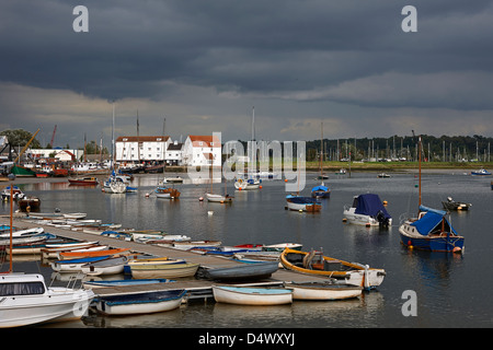 Deben Sie durch den Fluss in Woodbridge Stockfoto