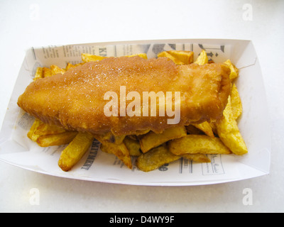 Fish And Chips in Karton Teller Stockfoto