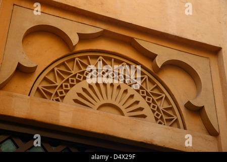 Architektonisches Detail am Madinat Jumeirah Souk, Dubai, Vereinigte Arabische Emirate Stockfoto