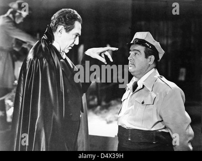 ABBOTT und COSTELLO treffen FRANKENSTEIN 1948 Universal International Film mit Bela Lugosi auf der linken Seite und Lou Costello Stockfoto