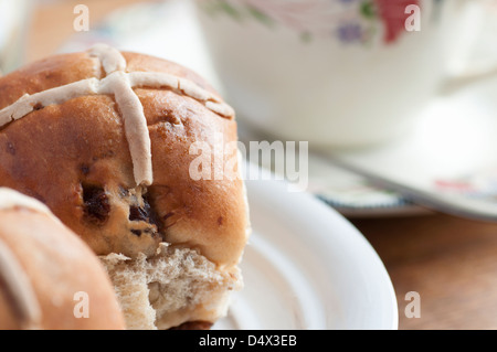 Geröstete Hot Cross bun Stockfoto