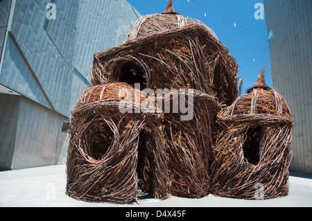 Ballsaal Skulptur, Federation Square, Melbourne, Australien Stockfoto