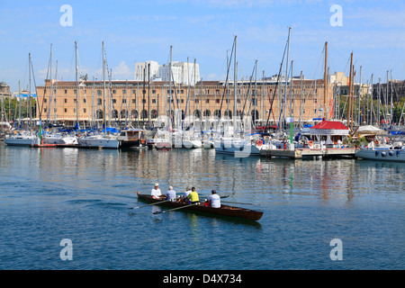 Boote im Hafen Port Vell, Barcelona, Spanien Stockfoto