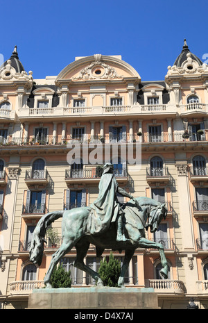 Statue el Gran Auf der Placa de Ramon Berenguer, Barcelona, Spanien Stockfoto