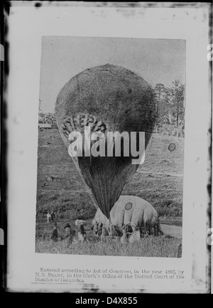 Ein Foto aus der Zeit des Bürgerkriegs von Mathew Brady, das einen Ballonaufstieg zeigt, eine wichtige Beobachtungstechnik, die während des Krieges für die Luftaufklärung verwendet wurde. Stockfoto
