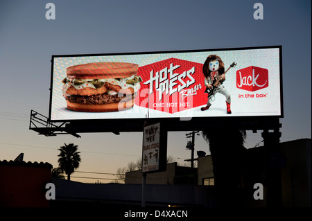 Digitale Plakatwand in der Abenddämmerung in Los Angeles Stockfoto