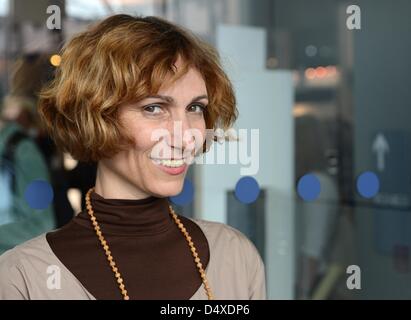 Israelischer Schriftsteller Nili Landesman stellt auf der Buchmesse in Leipzig, Deutschland, 15. März 2013. Foto: Jens Kalaene Stockfoto