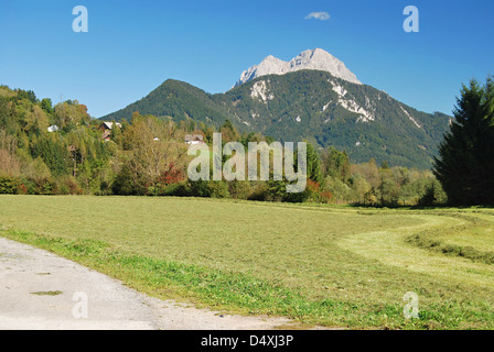 Grimming Peak auf österreichischen Kalkalpen (östlichsten Teil der Dachstein grou) mit klaren Himmel Stockfoto