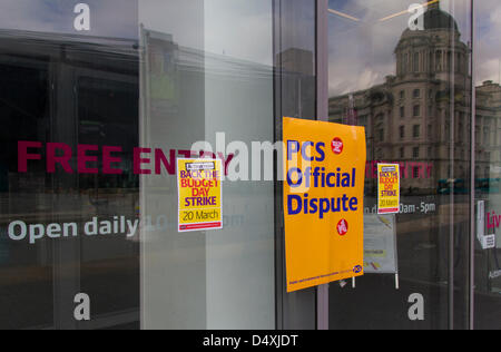 Liverpool, Vereinigtes Königreich. 20. März 2013. Der Öffentlichkeit und Commercial Services Union (PCS) Streik über Löhne und Renten am 20. März 2013, zeitgleich mit dem Budget von Schatzkanzler George Osborne gegeben Stockfoto