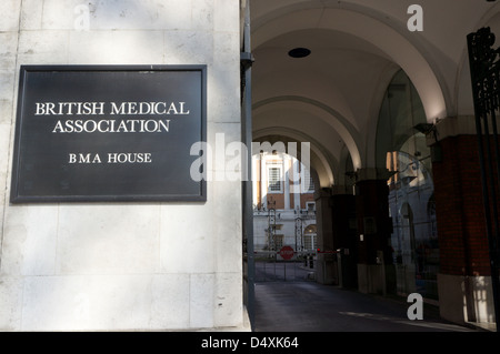 Das Hauptquartier der British Medical Association, BMA Haus am Tavistock Square in London. Stockfoto