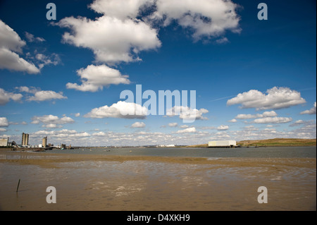 Am Fluss Themse bei Erith, Kent, UK Stockfoto