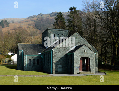 Kirche der Muttergottes von der Strecke. Grasmere, Nationalpark Lake District, Cumbria, England, Vereinigtes Königreich, Europa. Stockfoto