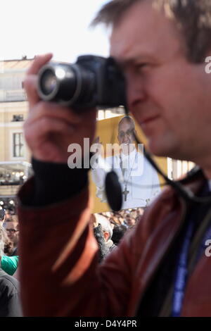 Vatikan, Rom, Italien. 19. März 2013. Konstituierenden Masse des Franziskus in dem Petersplatz im Vatikan, Rom, Italien. Bildnachweis: Gari Wyn Williams / Alamy Live News Stockfoto