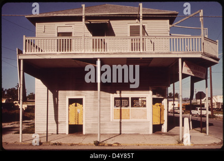 Sandwich-Shop in Key West zeigt Merkmale der alten Bahama Stil aus Holz Residenzen, die ein Merkmal der Stadt sind. Stockfoto