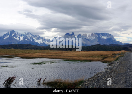 Blick von Süden über Pehoe See Torres del Paine-Massivs. Stockfoto