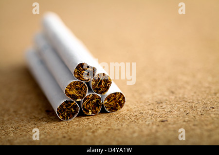 Schuss von einem Haufen von Zigaretten hautnah Stockfoto