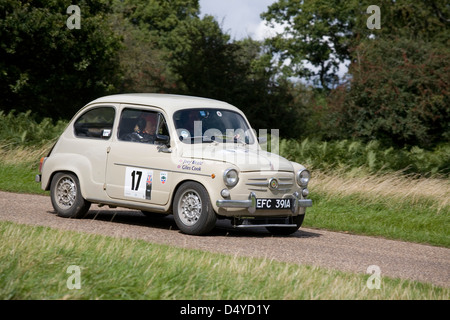 Fiat Abarth 600 auf 2008 Tour Britannia mit Geschwindigkeit Stockfoto