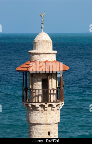 Israel, Jaffa. Minarett der Moschee Al-Bahr in der alten Stadt Jaffa. Stockfoto