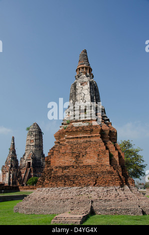 Thailand, Bangkok. Ayutthaya, Wat Chaiwatthanaram buddhistisches Kloster. Ansicht der Chedi und Prang Tempel. UNESCO Stockfoto