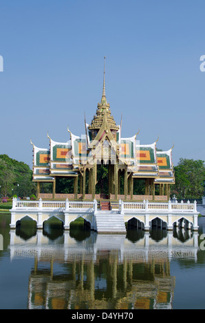Thailand, Bangkok. Ayuthaya Provinz. Bang Pa-in Palace (aka königlichen Sommerpalast). Aisawan Dhipaya Asana Pavillon. Stockfoto