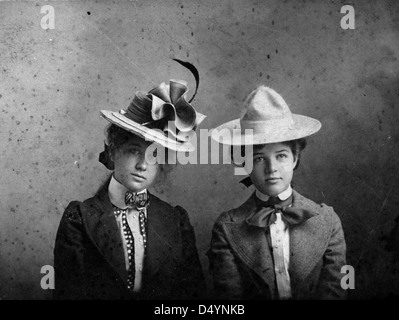 Foto von Bess Wallace und Mary Paxton, 1901 Stockfoto