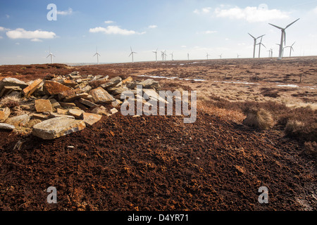 Ovenden Moor Windpark im Besitz von E.on über Keighley, West Yorkshire, UK, einer der ältesten Windparks Großbritanniens. Stockfoto