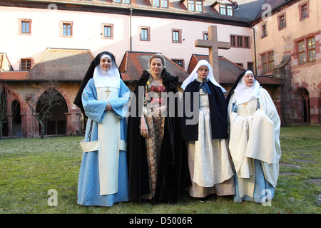 Louise Bourgoin als "Superieure Soeur Christine", Martina Gedeck als Frau Simonin, Suzannes Mutter, Pauline Etienne und Francoise Stockfoto