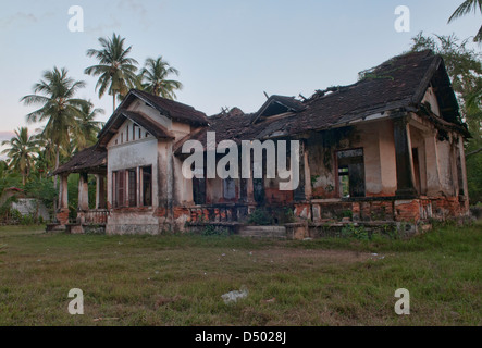 Verlassenen französischen Kolonialgebäude auf Don Khone Island, Laos Stockfoto