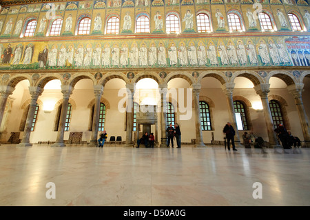 Italien, Emilia Romagna, Ravenna, Sant Apollinare Nuovo Basilika, Innenansicht Stockfoto