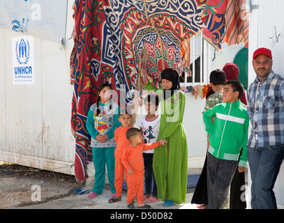 Syrische Flüchtlinge in König Abdullah Park Flüchtlingslager in Jordanien nahe der syrischen Grenze. Stockfoto